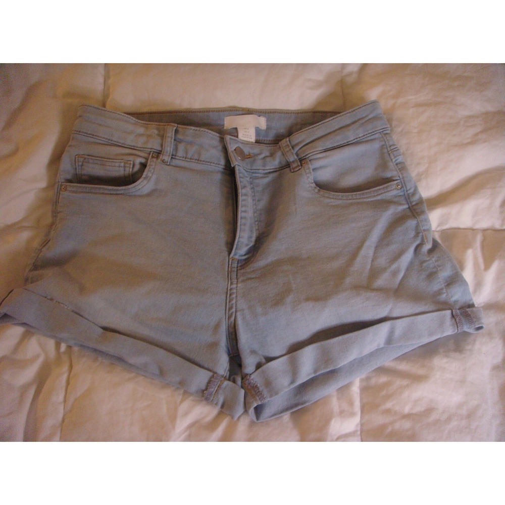 H&M womens 6 light blue stretchy shorts